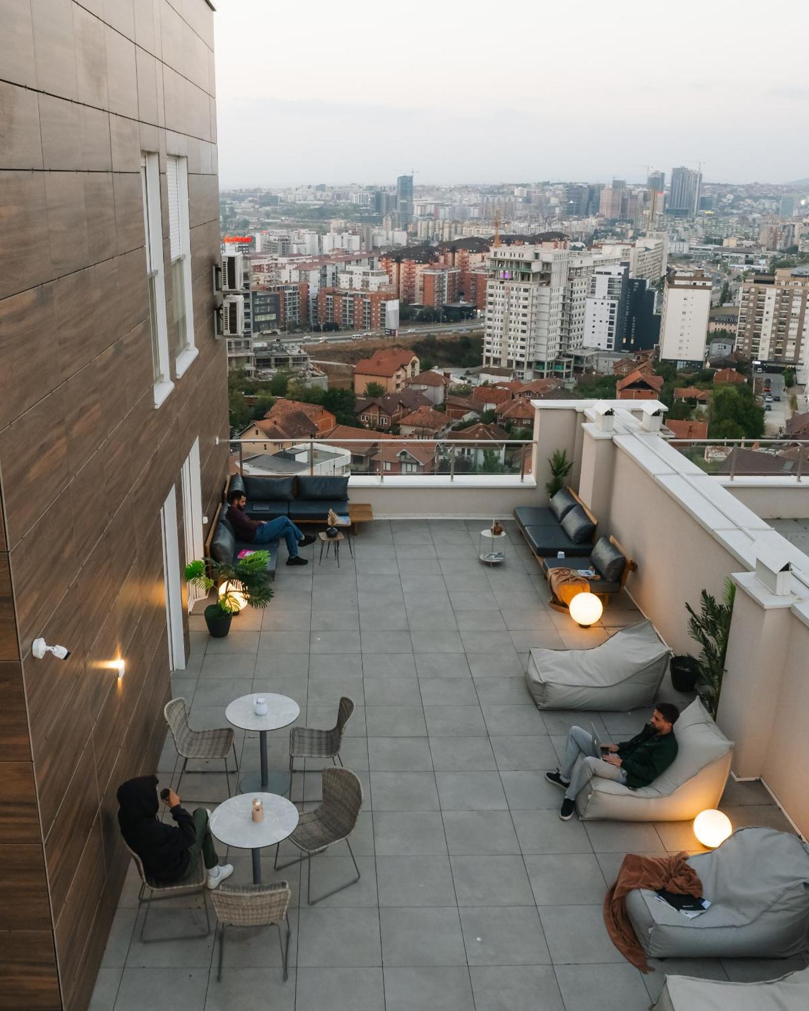 Etern Apart Hotel Pristina Kültér fotó