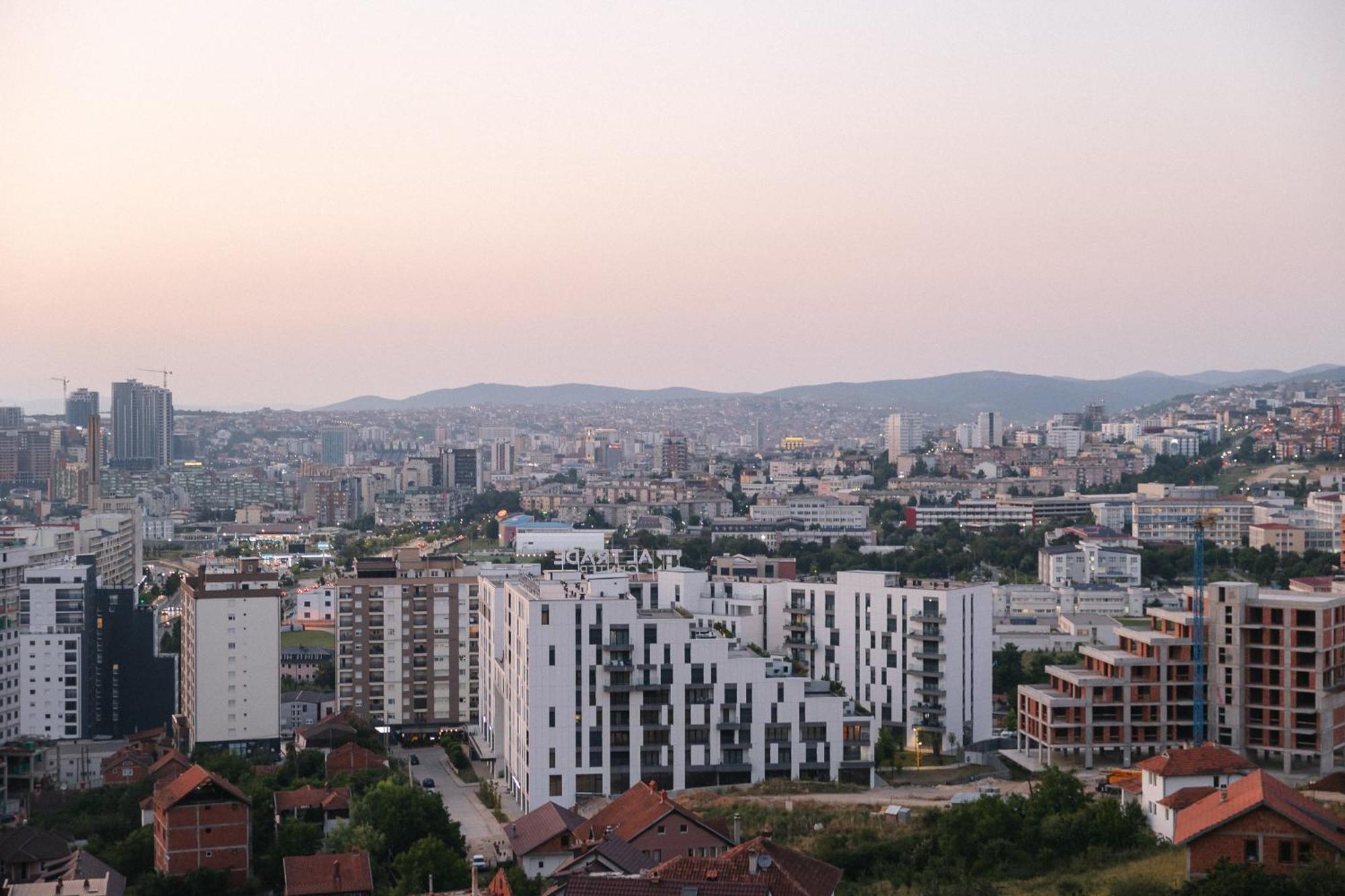 Etern Apart Hotel Pristina Kültér fotó